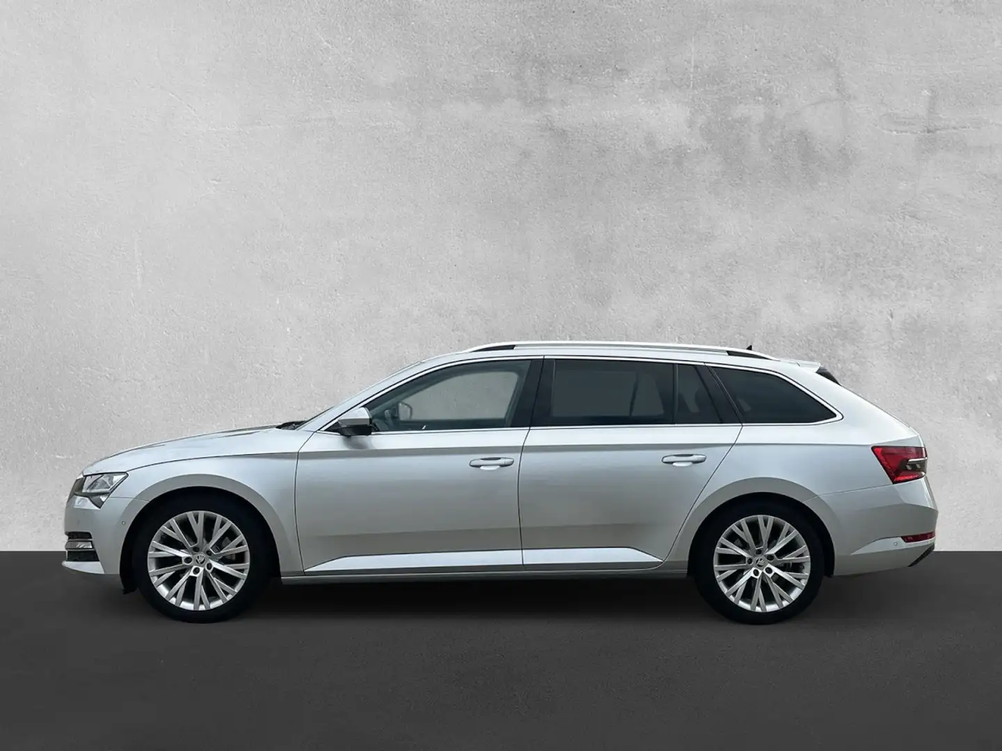 Skoda Superb Combi 2.0 TDI Style DSG Klima Navi Rückfahrkamera Silber - 2