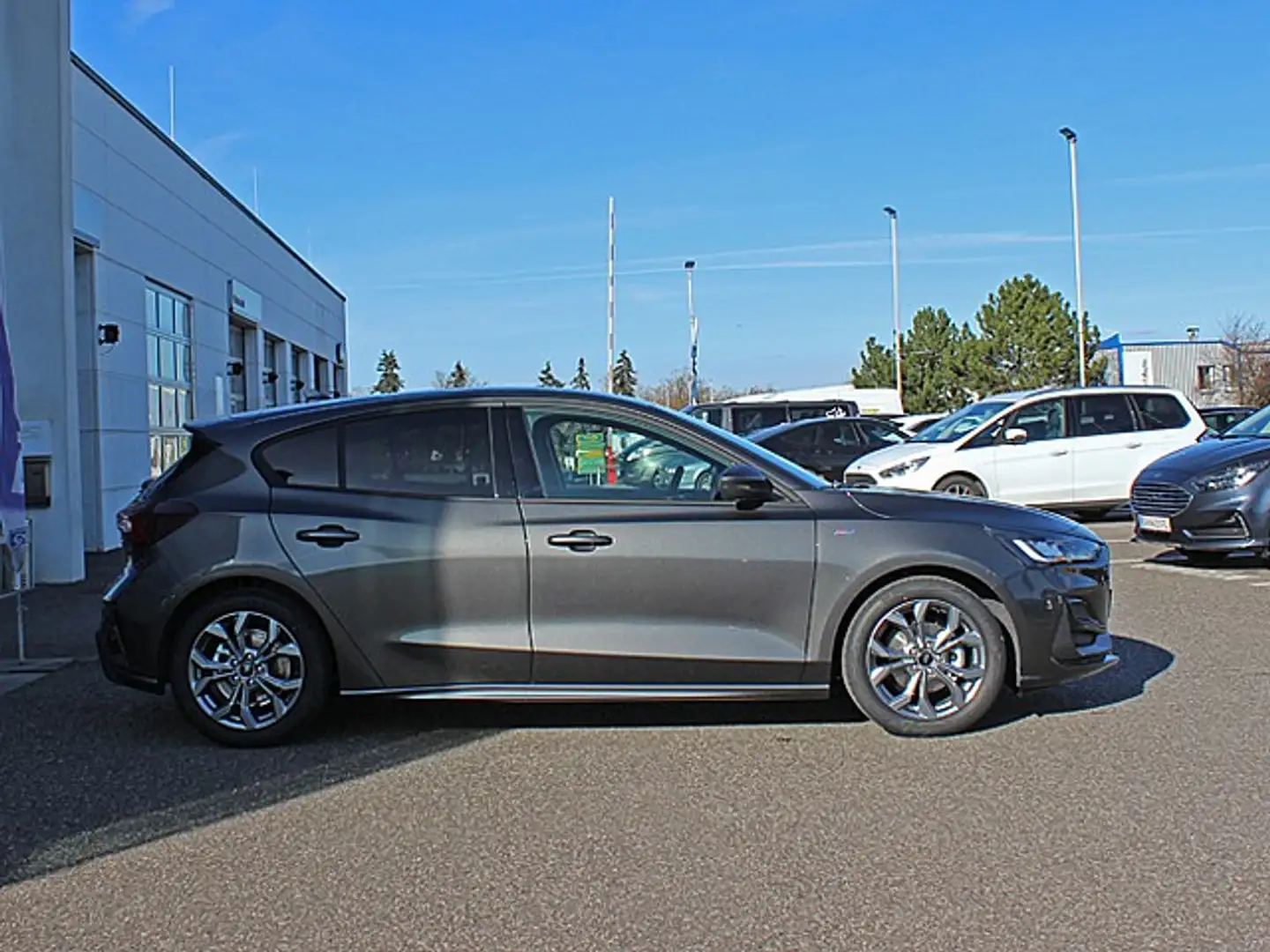 Ford Focus ST-Line X 1,0 Ecob. 125PS VORFÜHRWAGEN AKTION Grau - 2