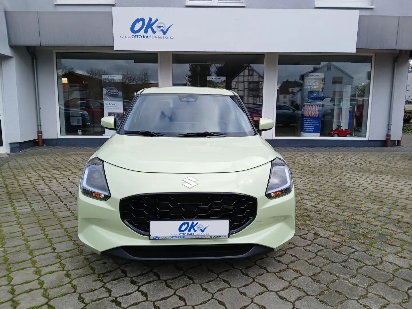 Suzuki Swift Swift 1.2 Dualjet Hybrid 61 kW Comfort+,LED,Navi Geel - 1
