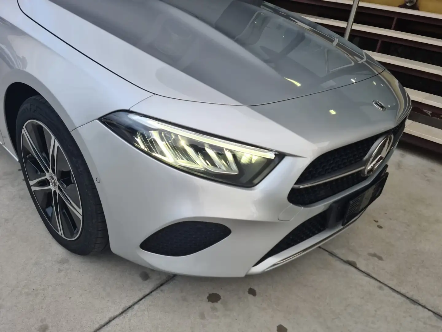 Mercedes-Benz A 180 d Advanced auto Grigio - 2