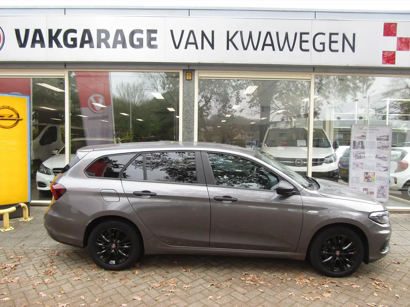 Fiat Tipo Stationwagon 1.4 STREET AIRCO L.M. VELGEN Grijs - 1