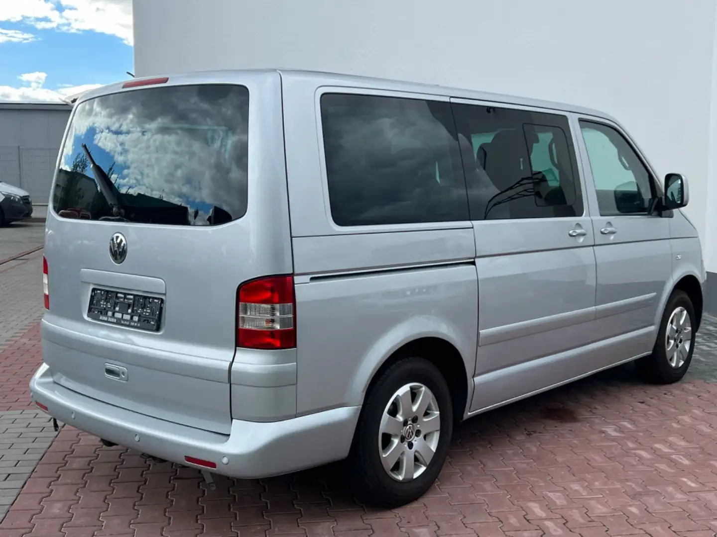 Volkswagen T5 Multivan *7SITZER*TISCH*AUTOMATIK*STDHZG* Argento - 2