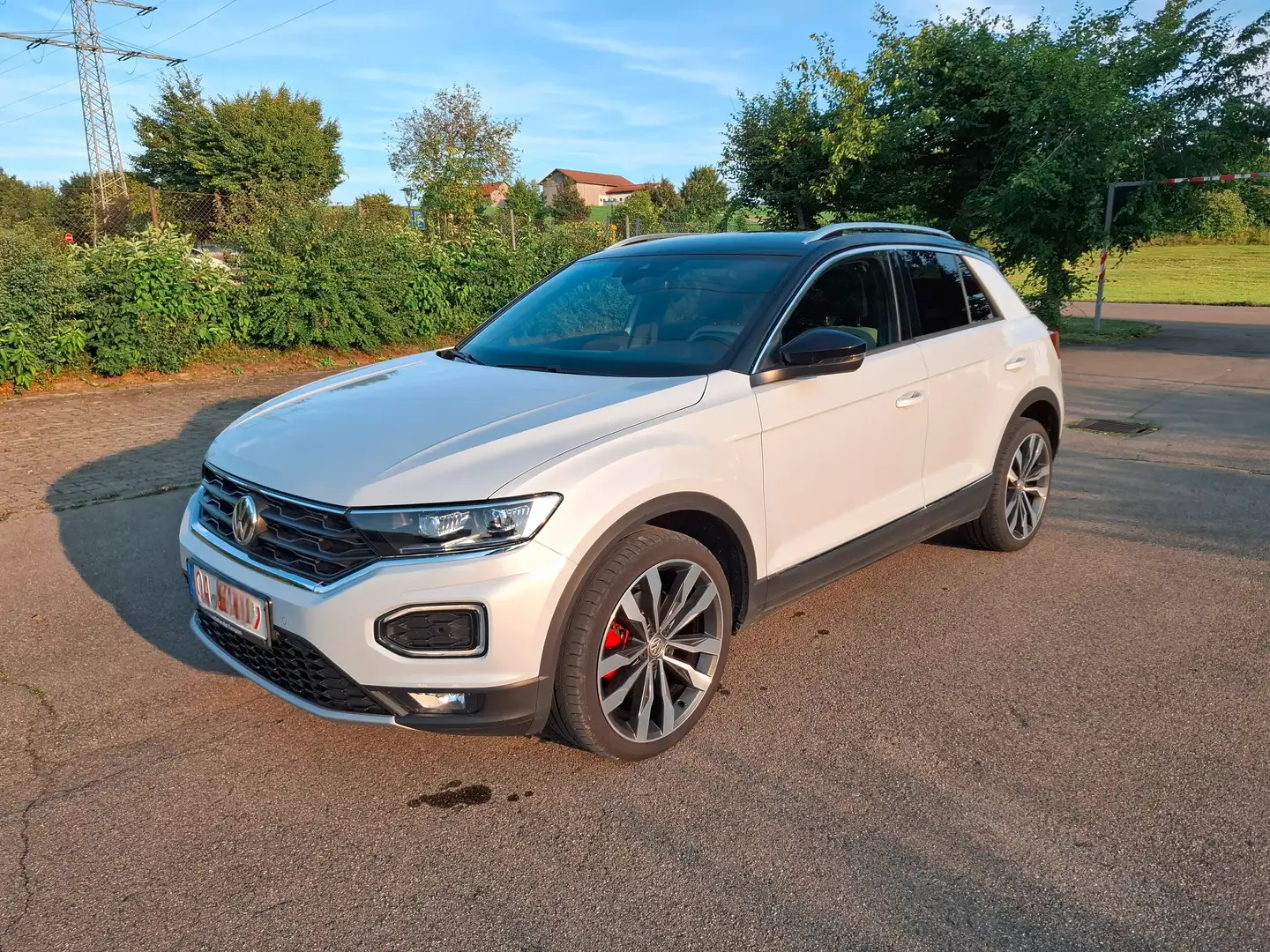 Volkswagen T-Roc Sport, AHK, 8 f. ber. Navi, App-Con., Kamera Weiß - 1