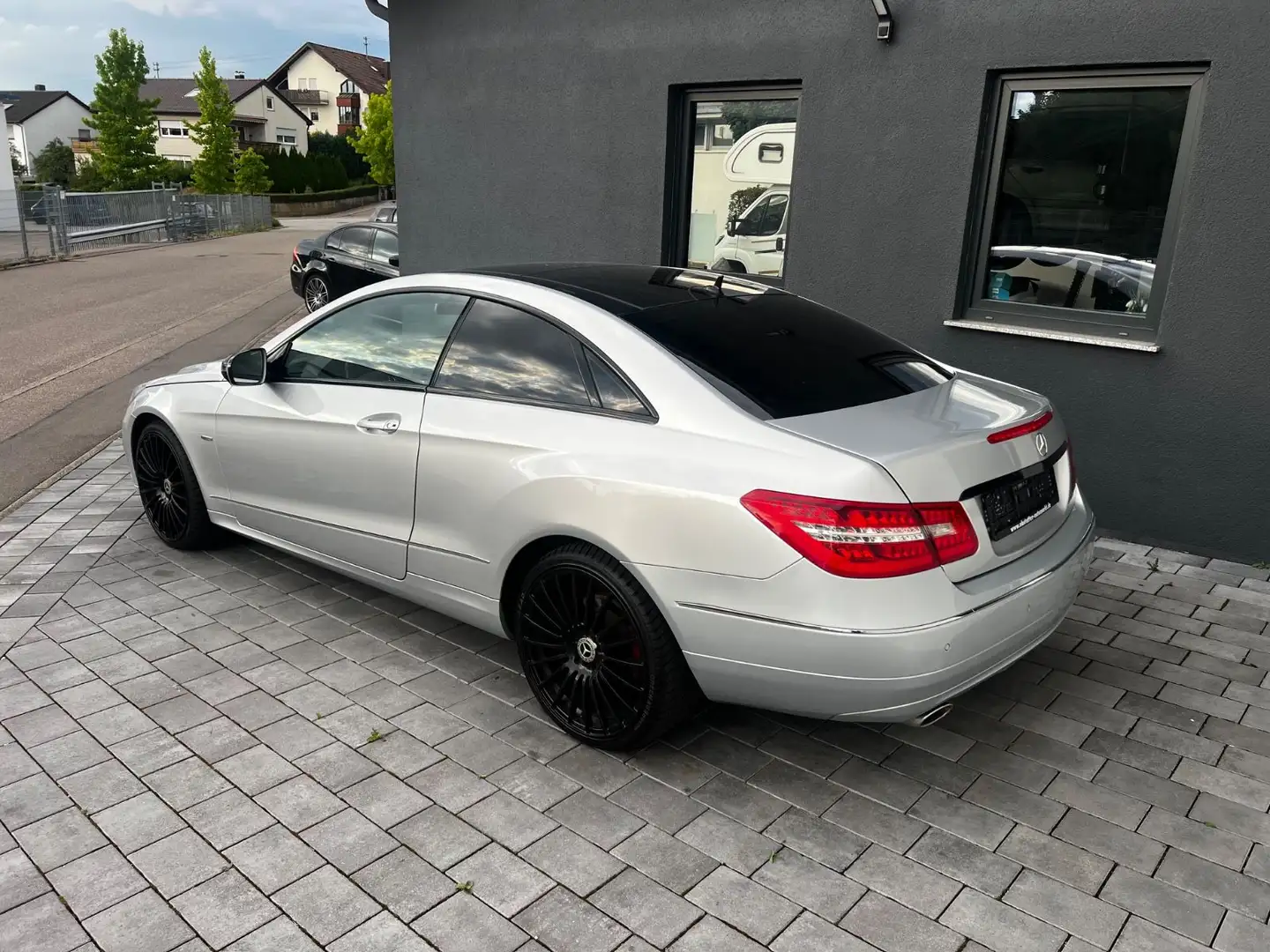 Mercedes-Benz E 350 CDI Coupe Zilver - 2