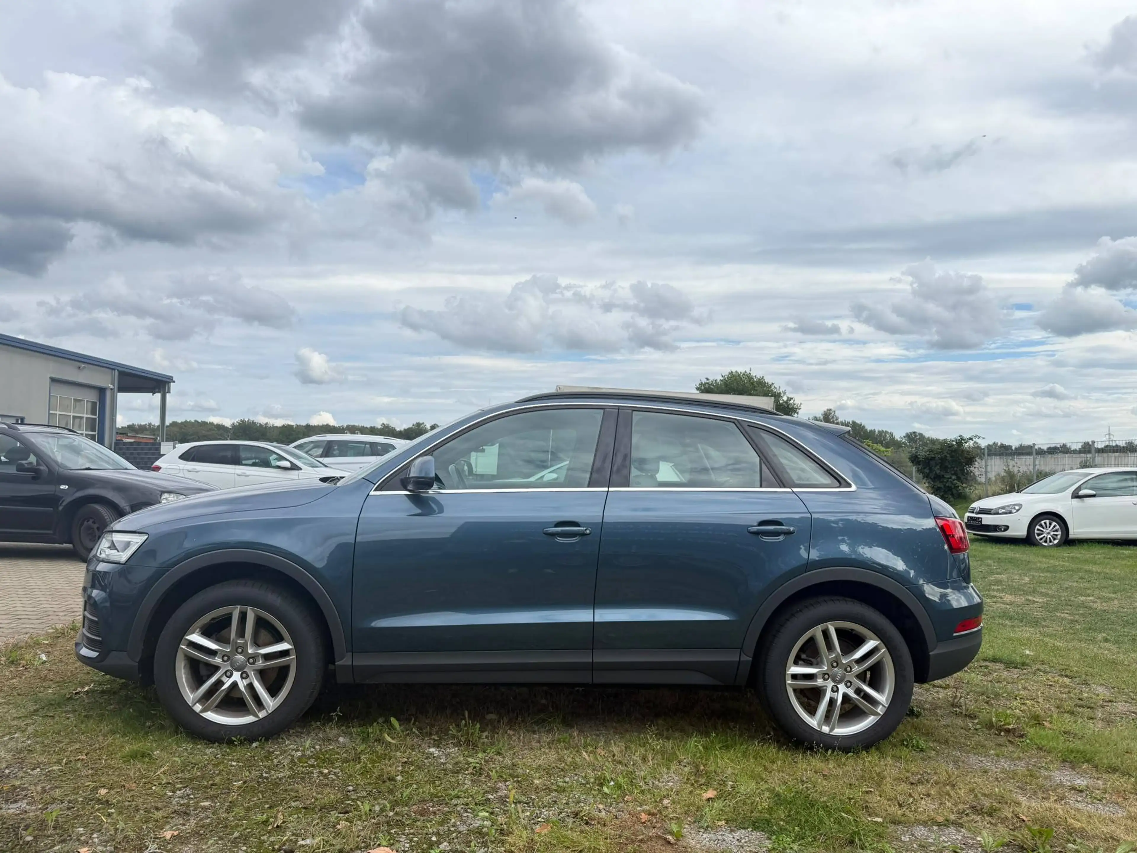 Audi Q3 basis — photo 2