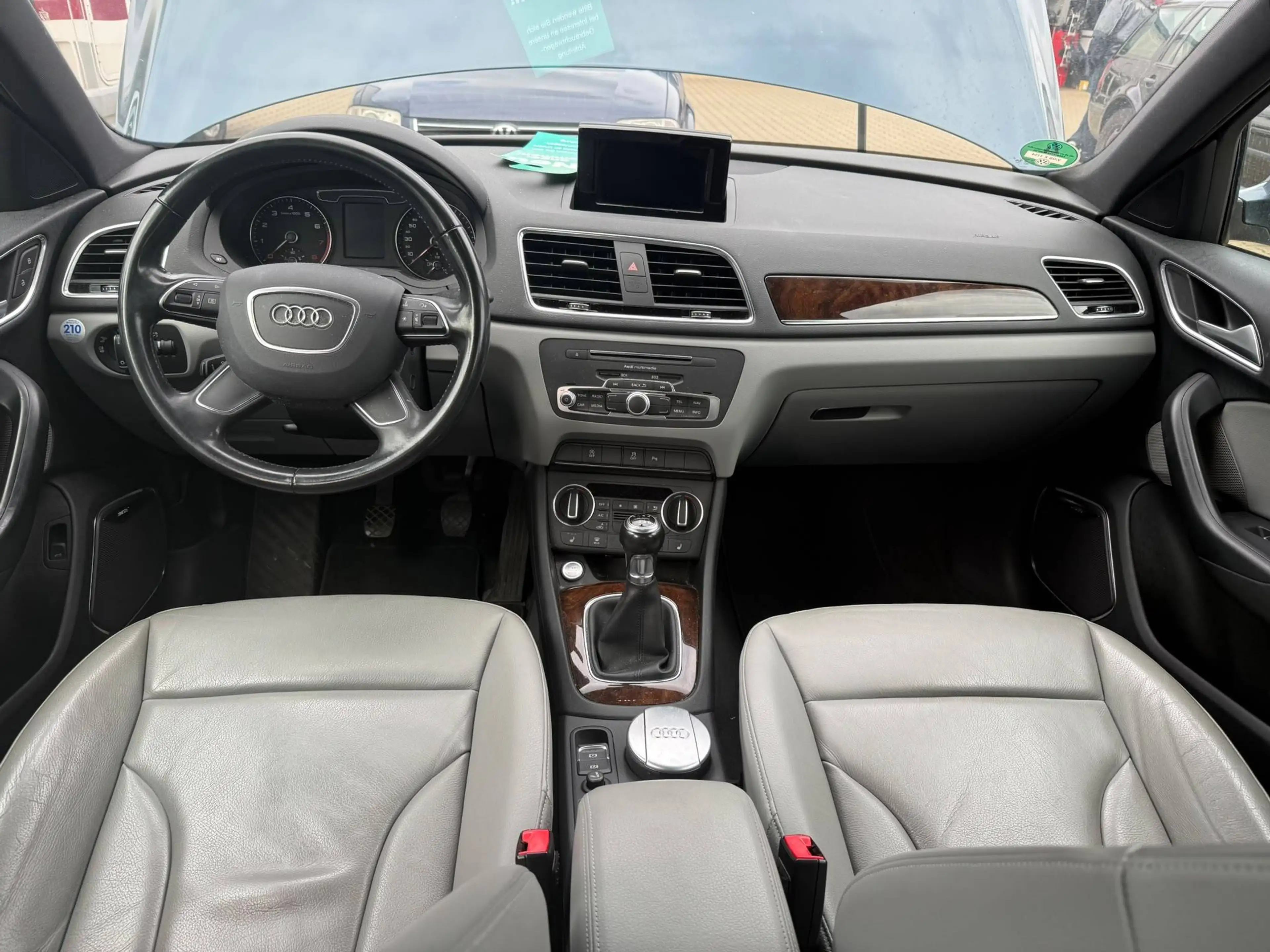 Audi Q3 basis — photo 11