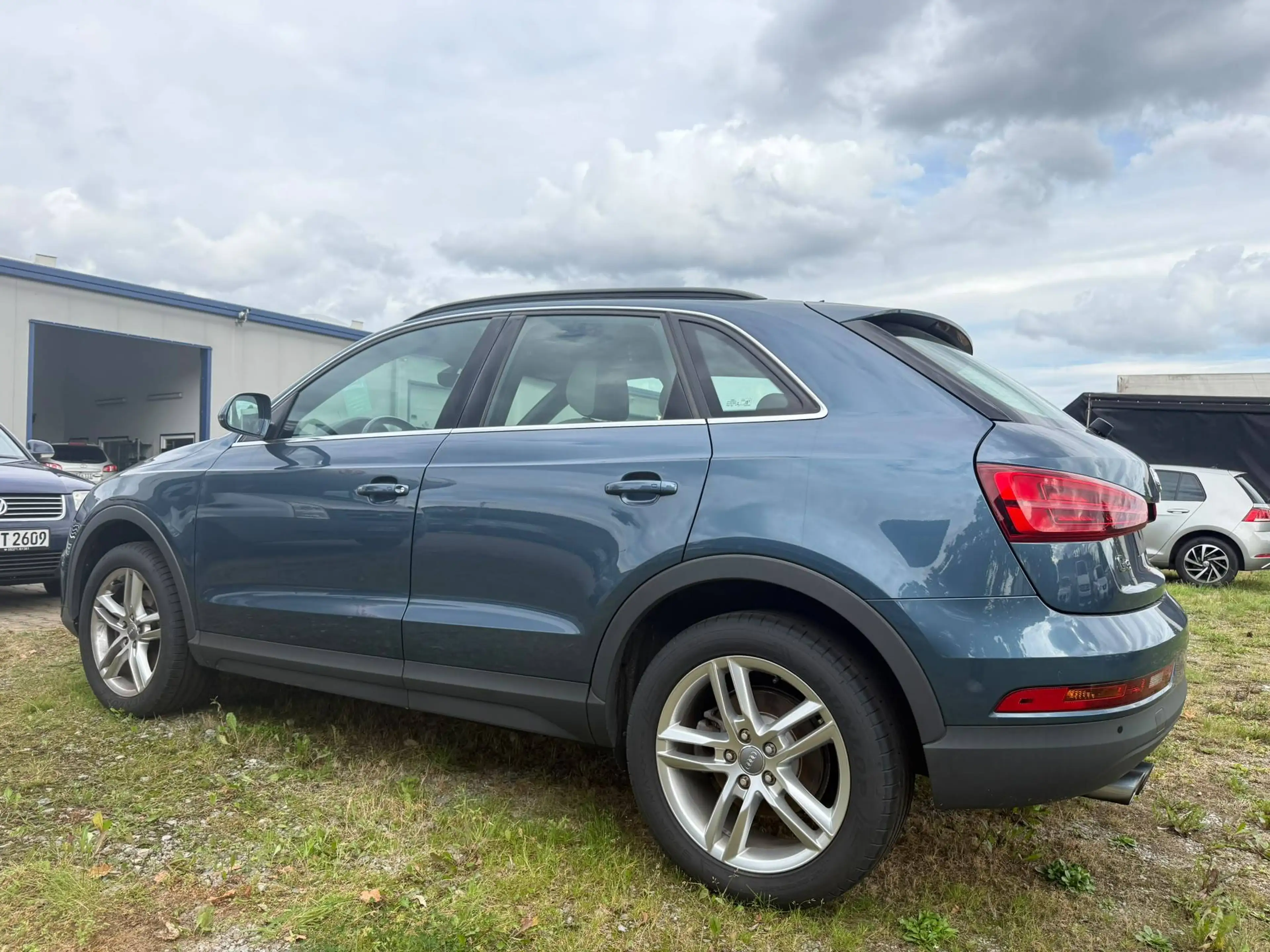 Audi Q3 basis — photo 3