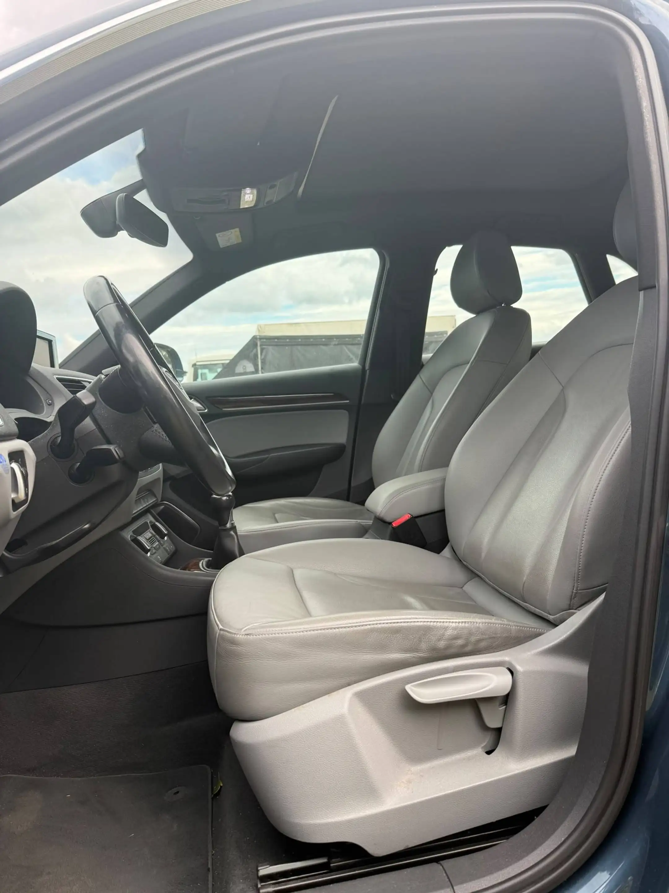 Audi Q3 basis — photo 9