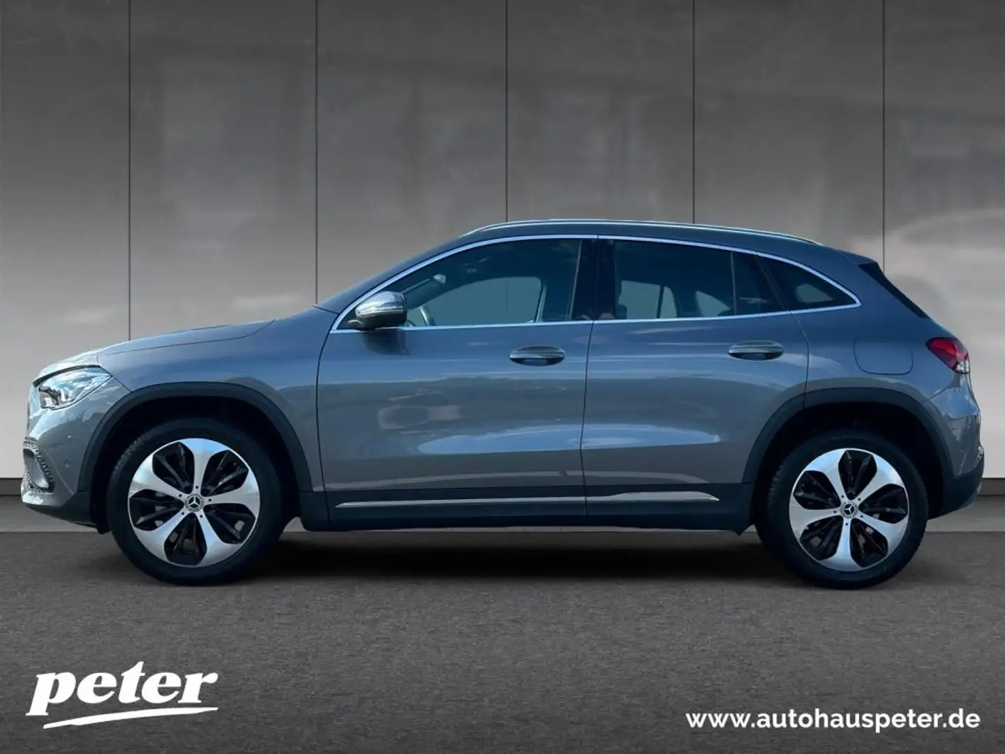 Mercedes-Benz GLA 180 Progressive, AHV, Totwinkel Gris - 2