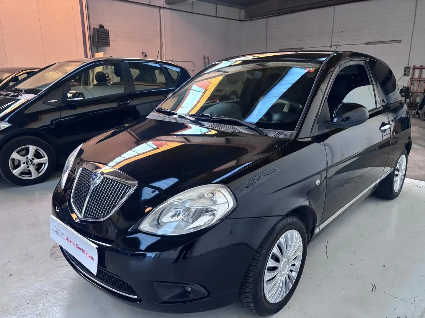 Lancia Ypsilon Ypsilon II 2007 1.2 8v Ego Schwarz - 2
