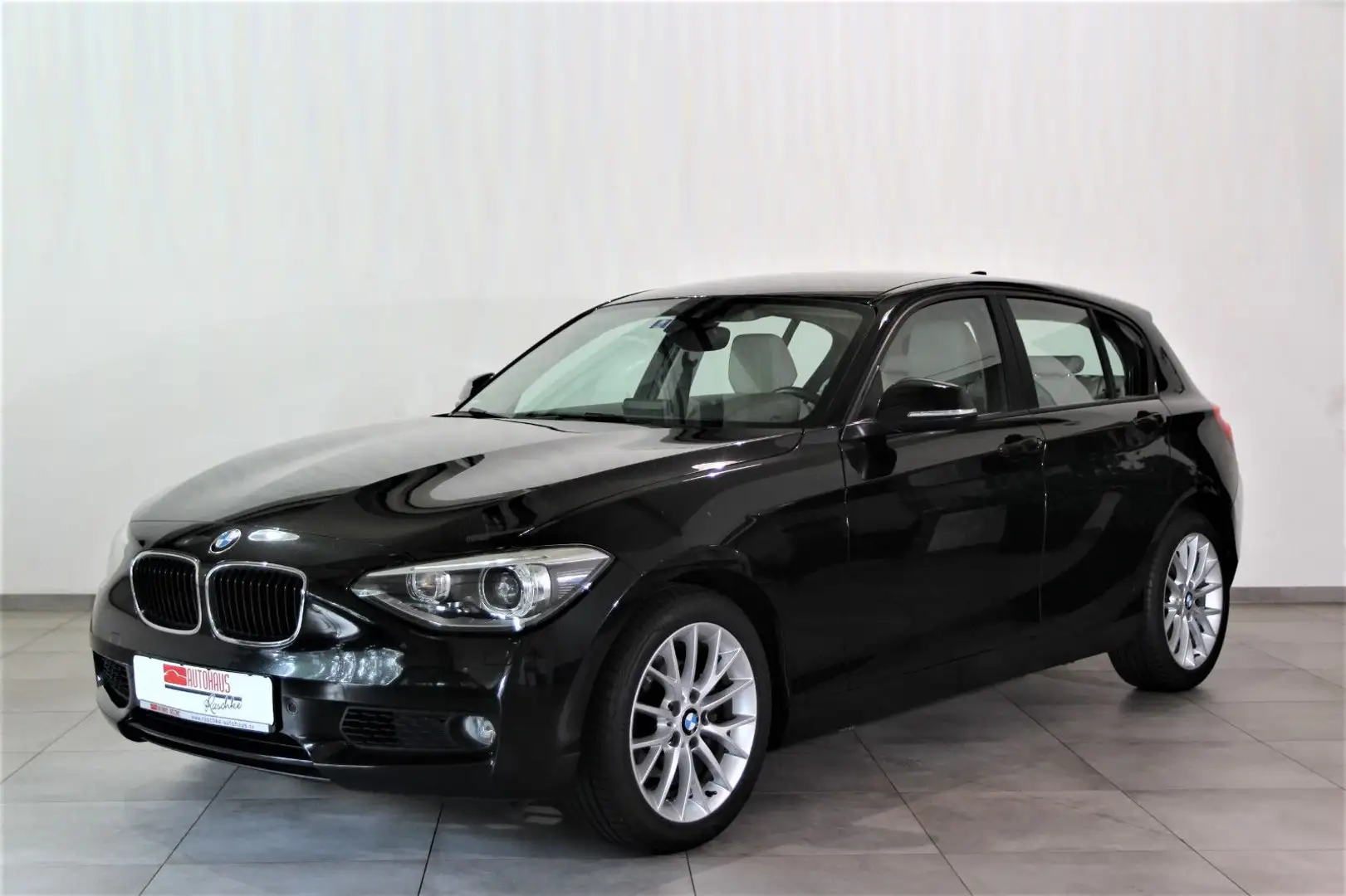 BMW 120 d Advantage ab.4,99%/Bi-Xenon/Navi/88tkm Black - 1