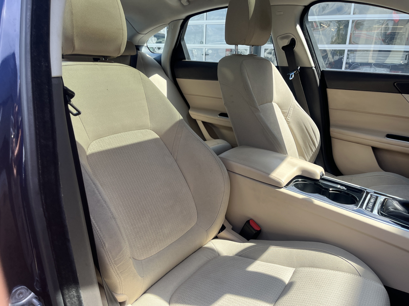 Jaguar XF 2.0d Prestige Airco Cruise controle Stuurwielbedie — photo 6