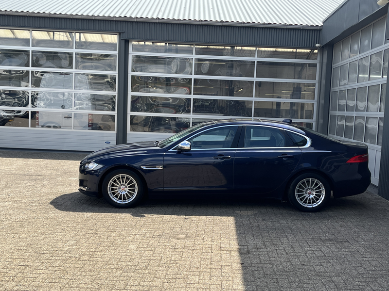 Jaguar XF 2.0d Prestige Airco Cruise controle Stuurwielbedie — photo 16