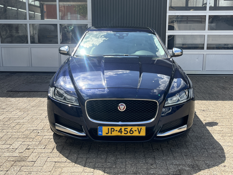 Jaguar XF 2.0d Prestige Airco Cruise controle Stuurwielbedie — photo 18