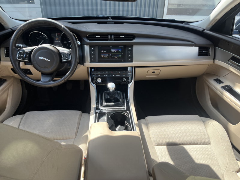 Jaguar XF 2.0d Prestige Airco Cruise controle Stuurwielbedie — photo 7
