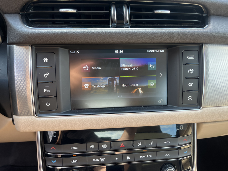 Jaguar XF 2.0d Prestige Airco Cruise controle Stuurwielbedie — photo 28
