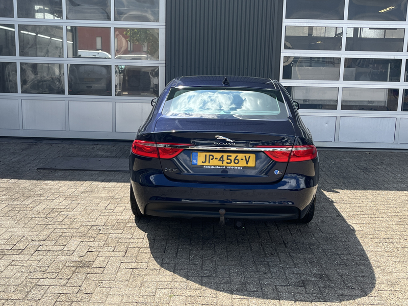 Jaguar XF 2.0d Prestige Airco Cruise controle Stuurwielbedie — photo 19