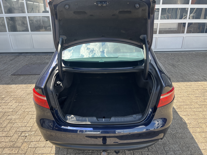 Jaguar XF 2.0d Prestige Airco Cruise controle Stuurwielbedie — photo 15