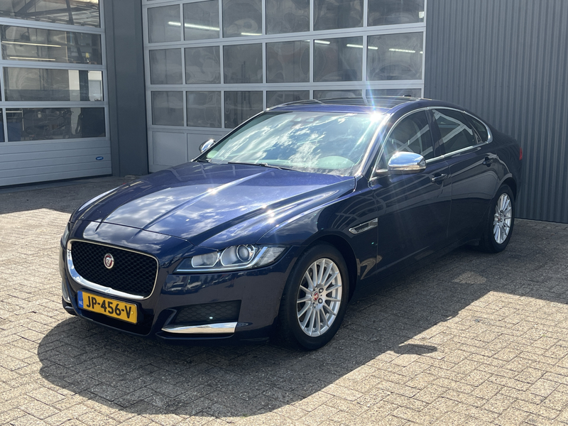Jaguar XF 2.0d Prestige Airco Cruise controle Stuurwielbedie — photo 2