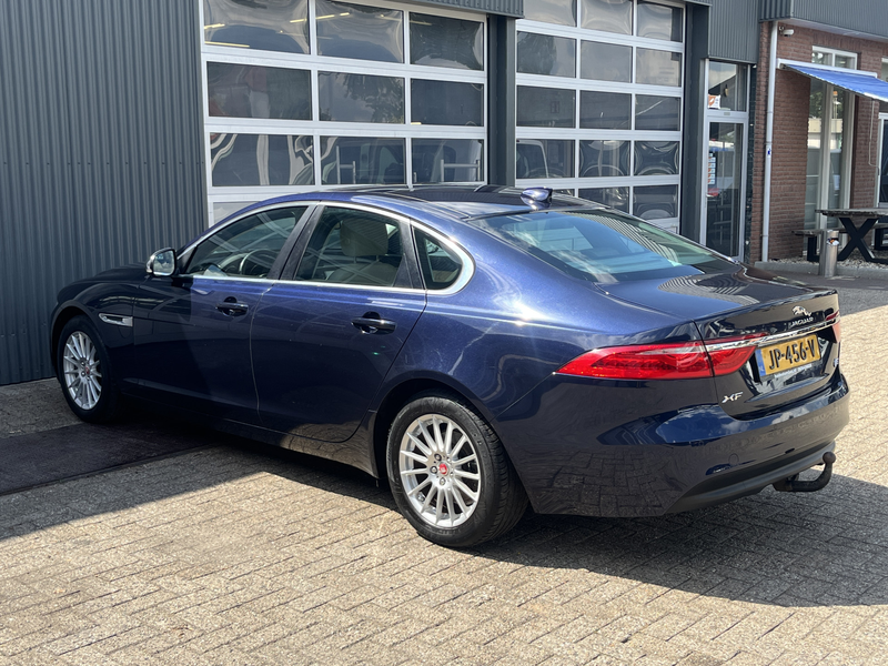 Jaguar XF 2.0d Prestige Airco Cruise controle Stuurwielbedie — photo 3