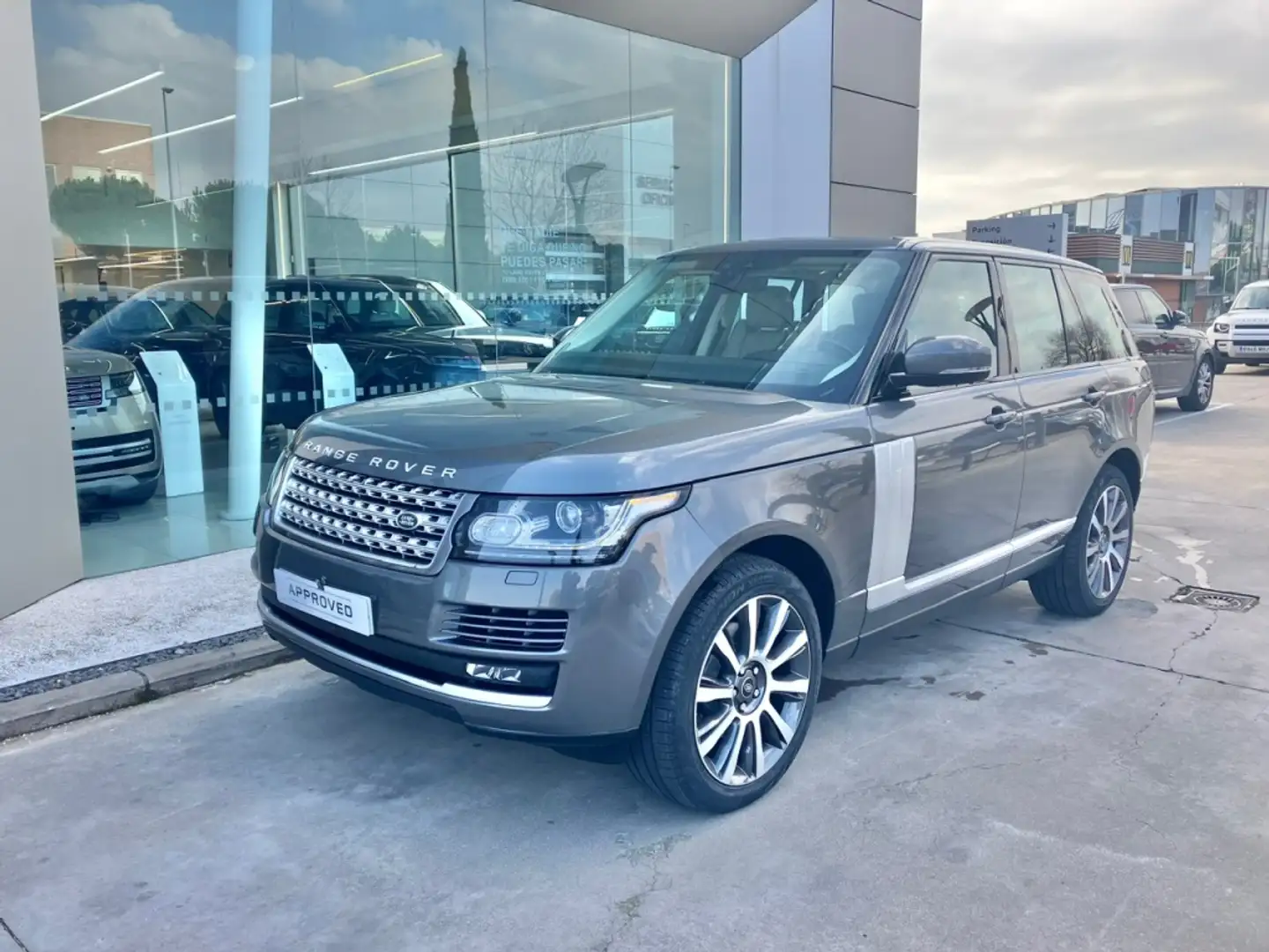 Land Rover Range Rover 3.0D TDV6 Vogue AWD Aut. Grijs - 2