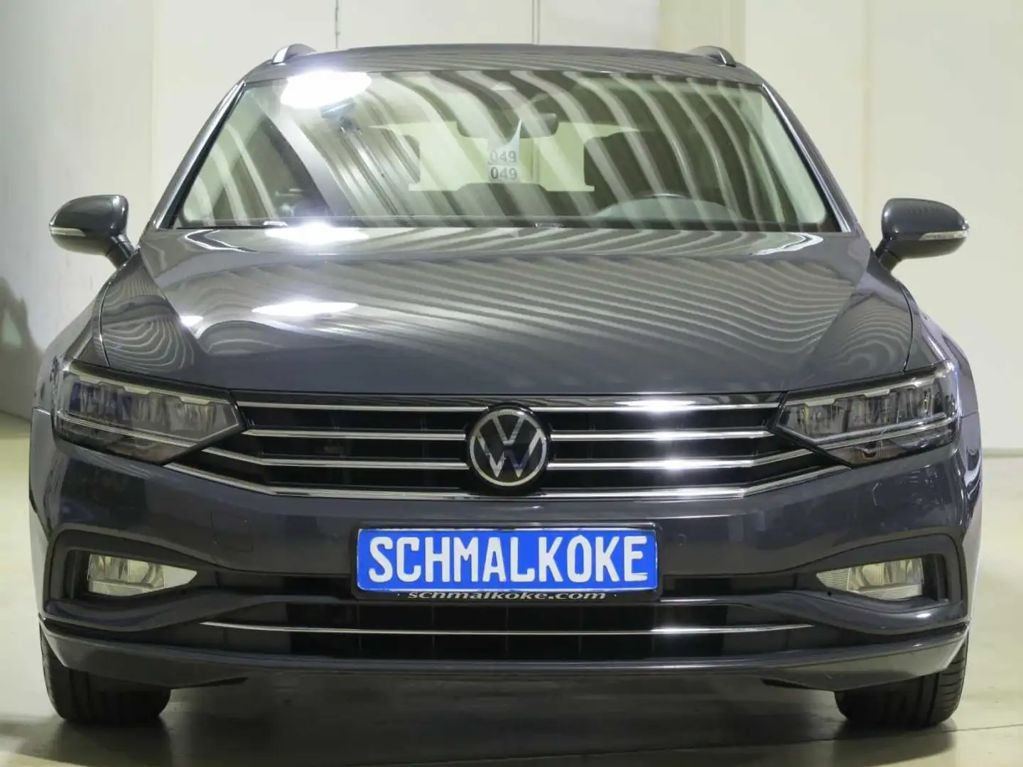 Volkswagen Passat Variant 2.0 TDI SCR Business AHK DAB LED Grey - 1