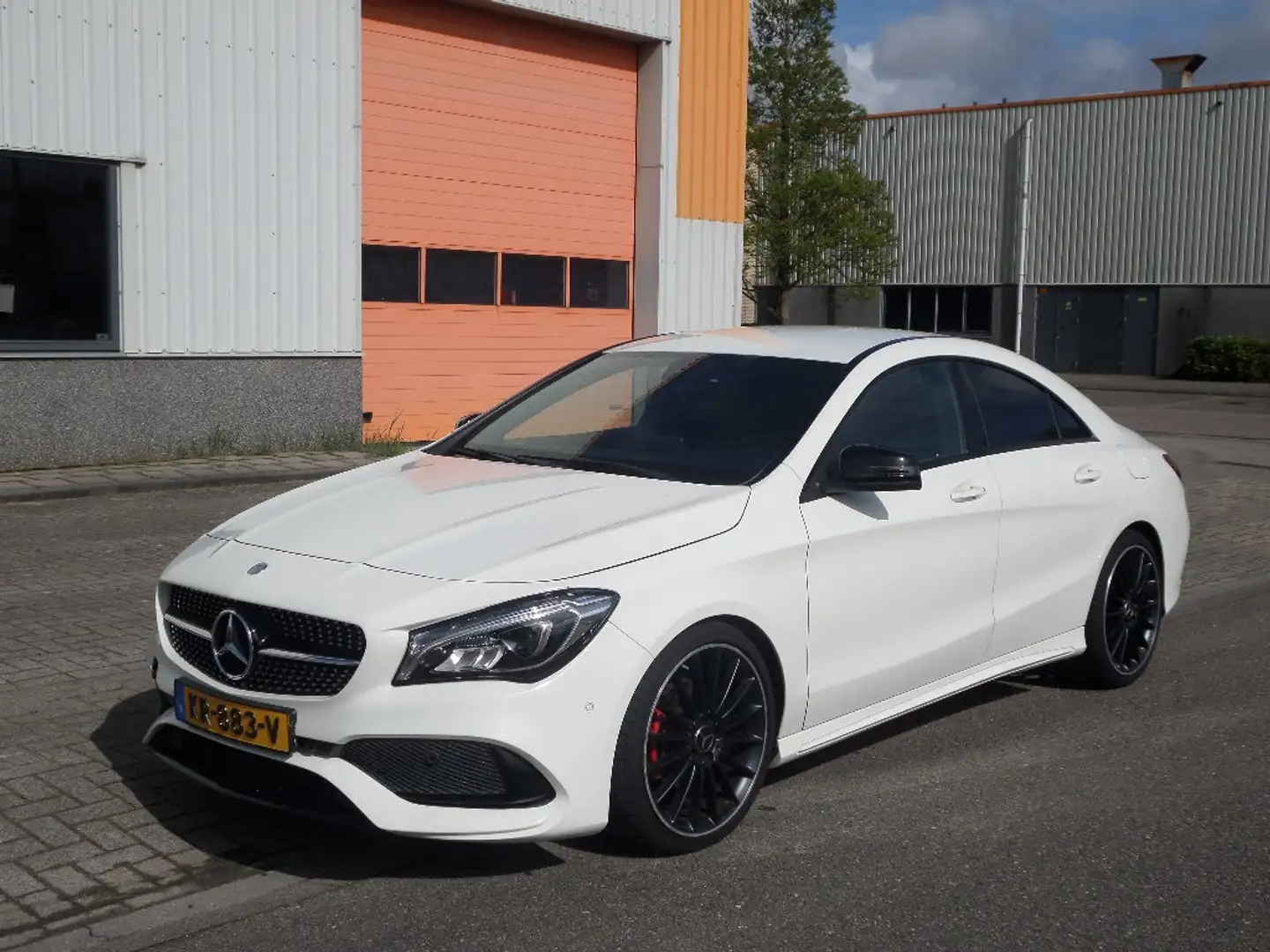 Mercedes-Benz CLA 180 AMG N. Ed. Plus Blanc - 1