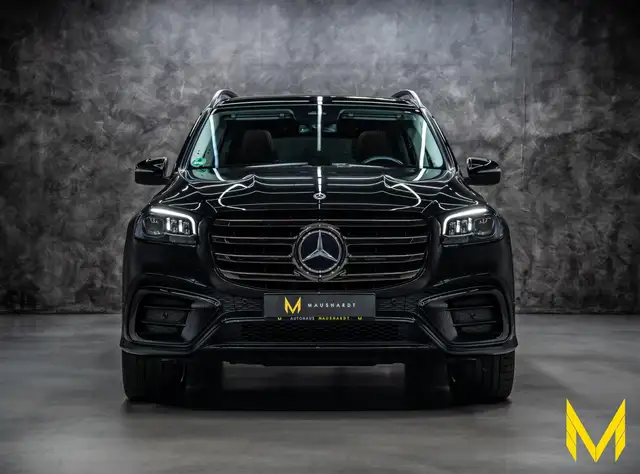 Mercedes-Benz 450 view 2