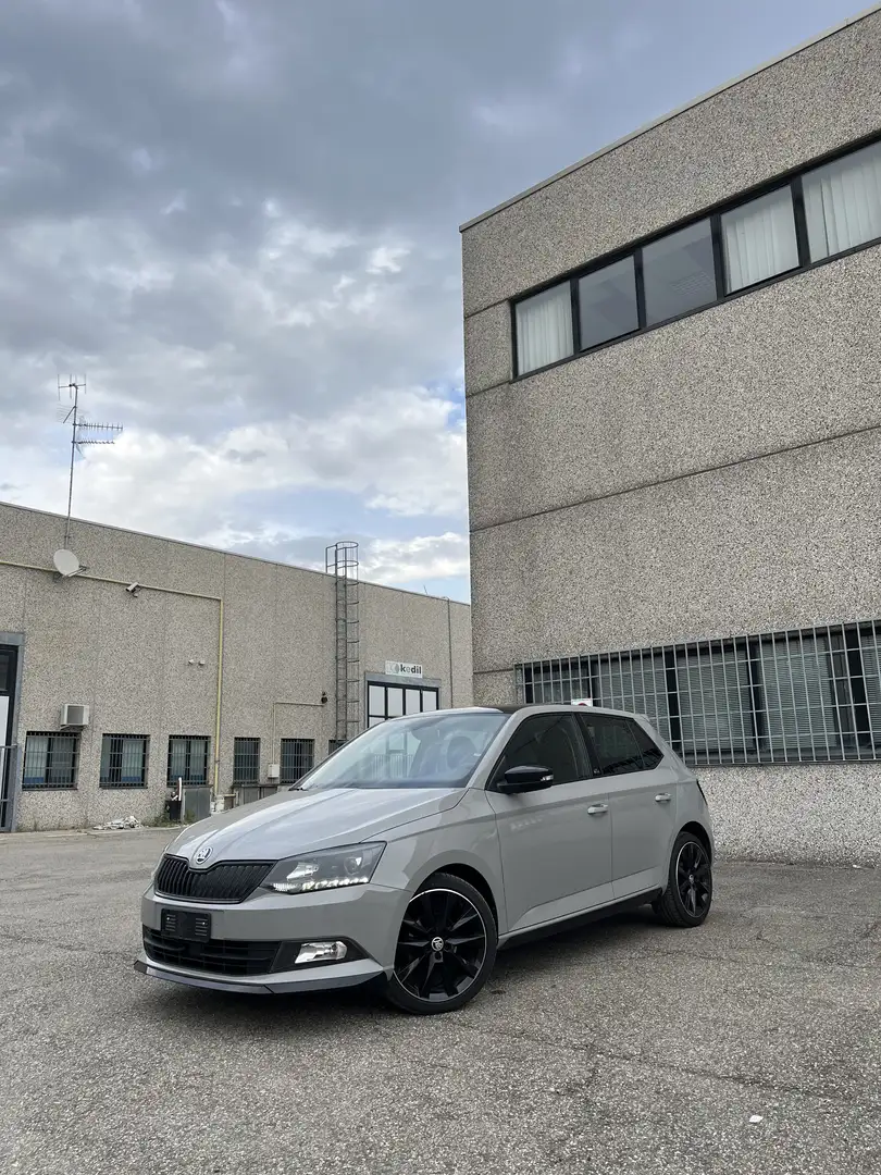 Skoda Fabia 1.0 tsi Monte Carlo 95cv Gris - 1