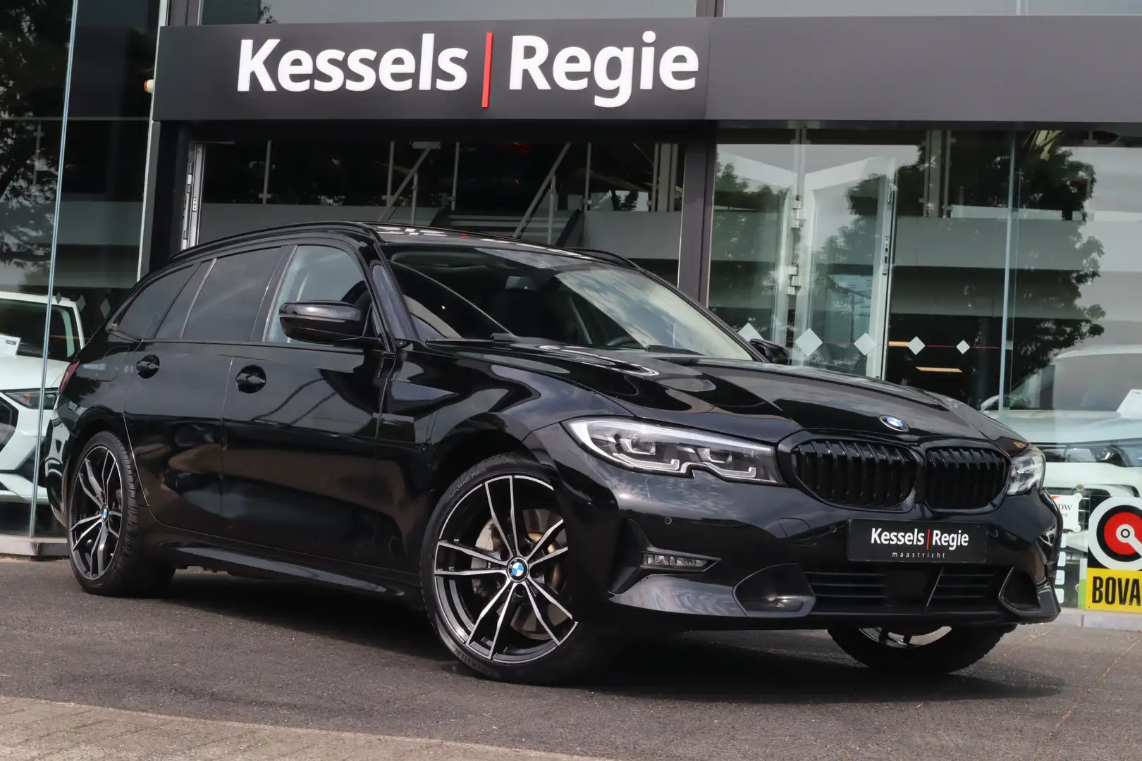 BMW 330 3-serie Touring 330e Sport Line Panoramadak Live C Zwart - 1