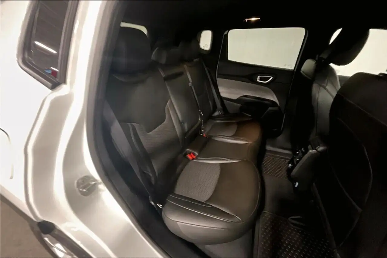 Jeep Compass снимка Jeep Compass