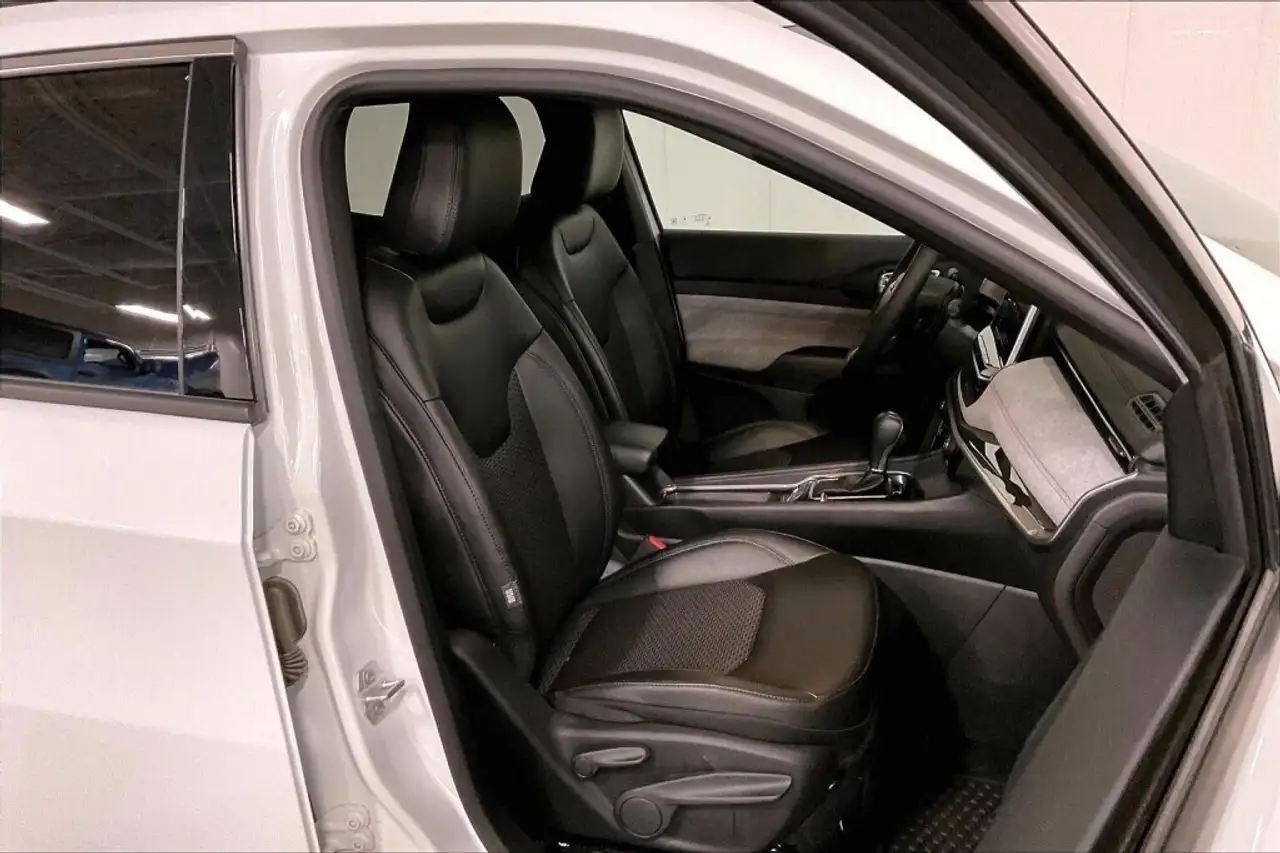 Jeep Compass снимка Jeep Compass