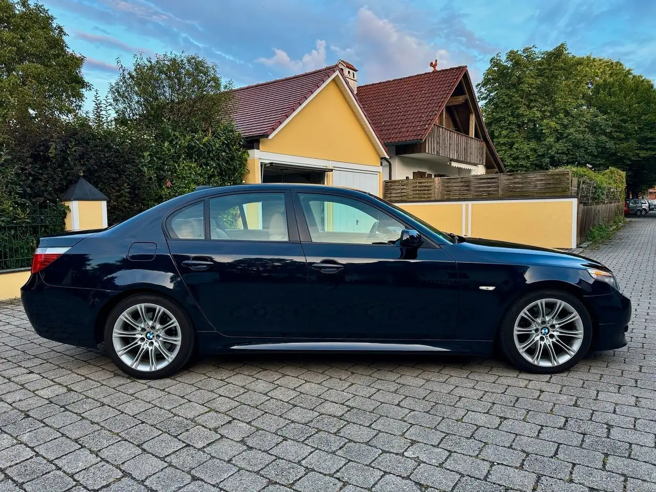BMW 525