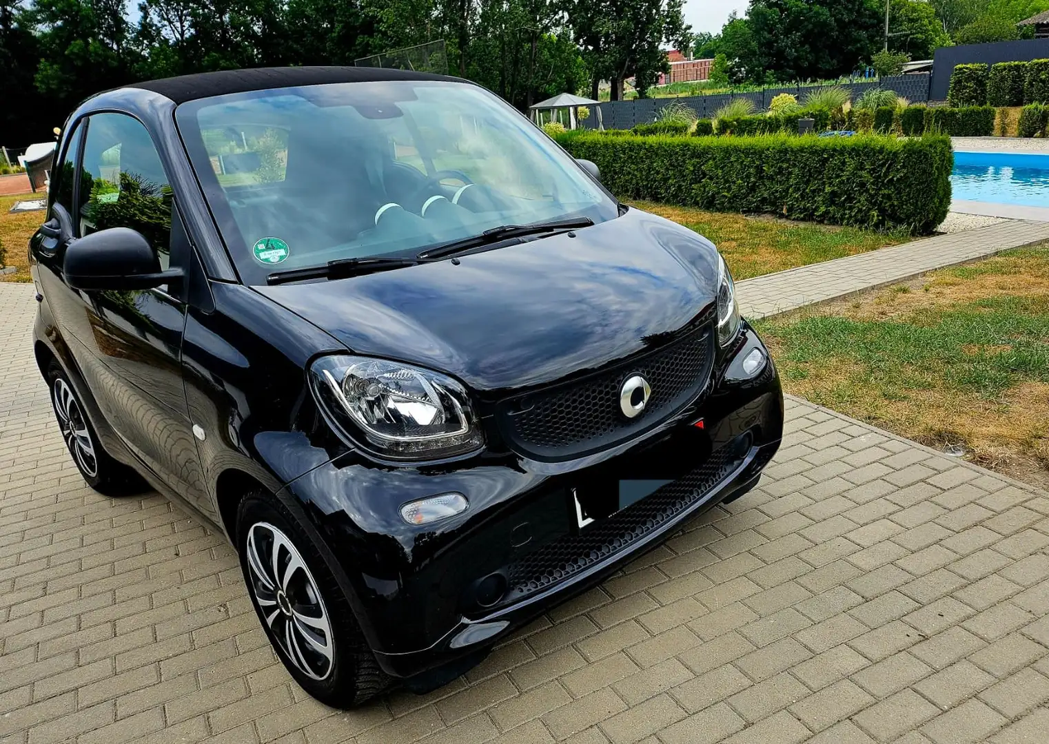 smart forTwo Top Zustand! TÜV neu! Scheckheft gepflegt Schwarz - 2