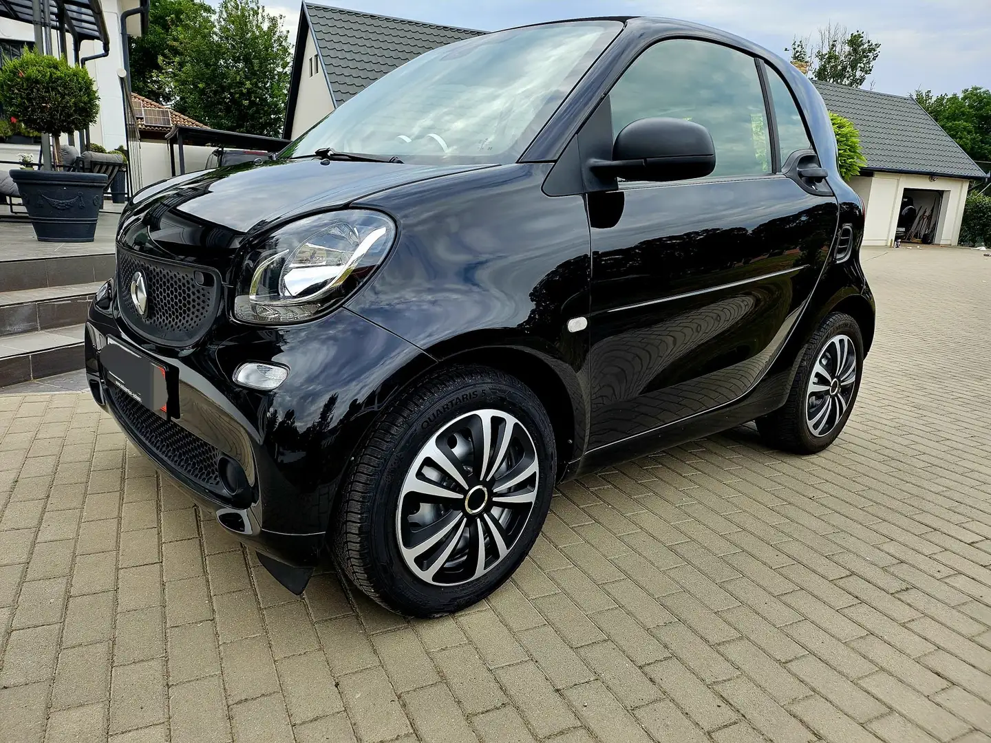 smart forTwo Top Zustand! TÜV neu! Scheckheft gepflegt Schwarz - 1
