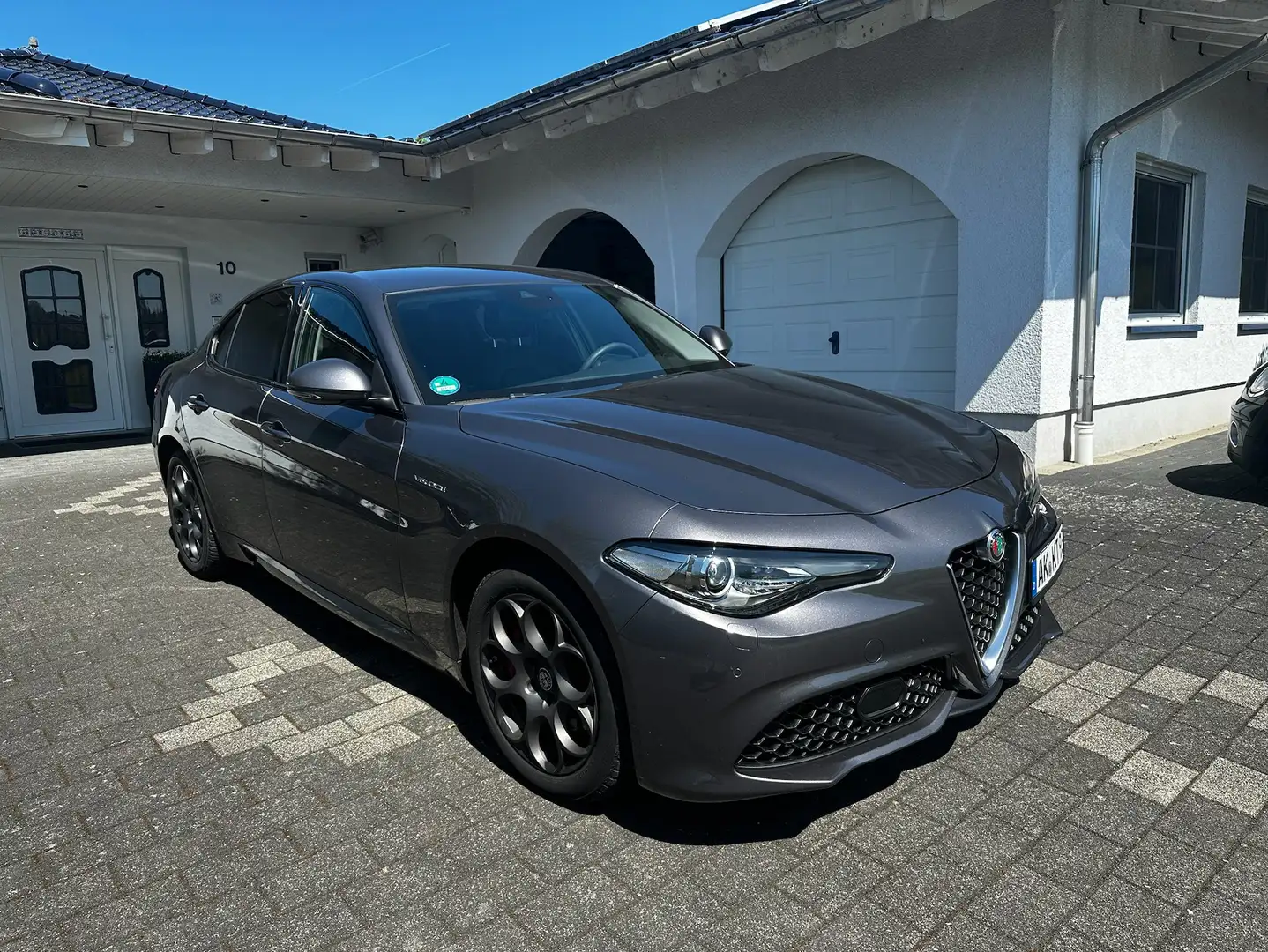 Alfa Romeo Giulia Giulia 2.0 Turbo 16V AT8-Q4 Veloce Grau - 1