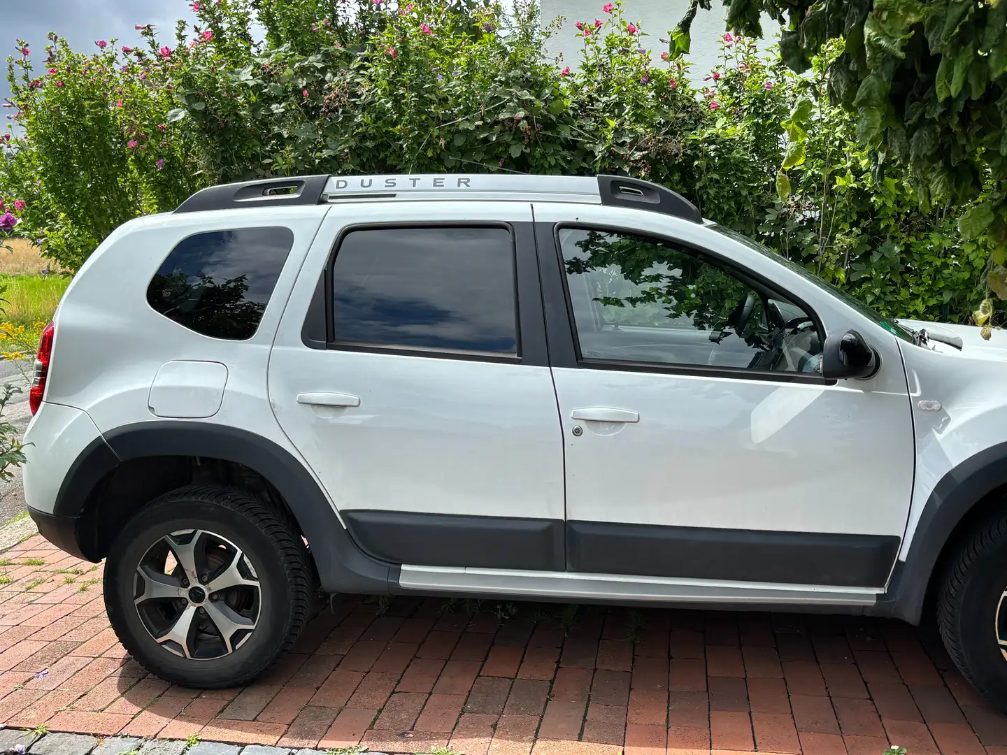 Dacia Duster Duster SCe 115 2WD Essential Weiß - 1