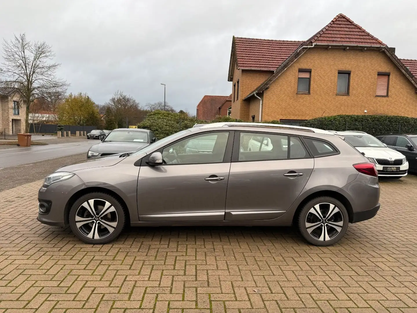 Renault Megane III 1,5dci, Aut., TÜV neu, Service neu Grau - 2