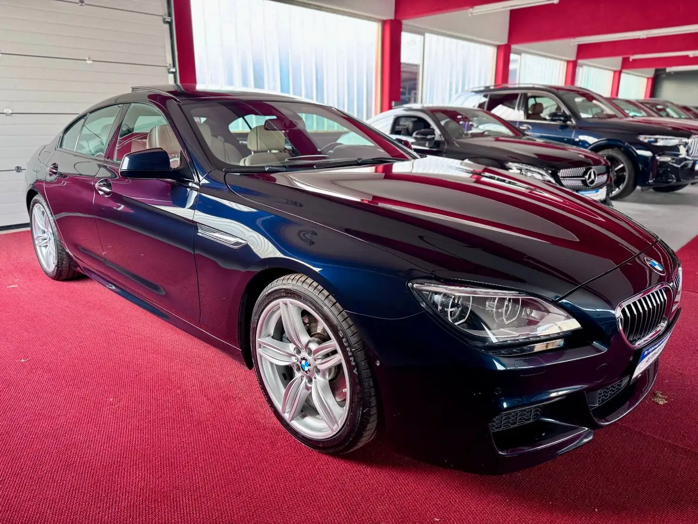 BMW 640 640d GranCoupé M Paket Pano LED ACC Komfortsitz Schwarz - 2