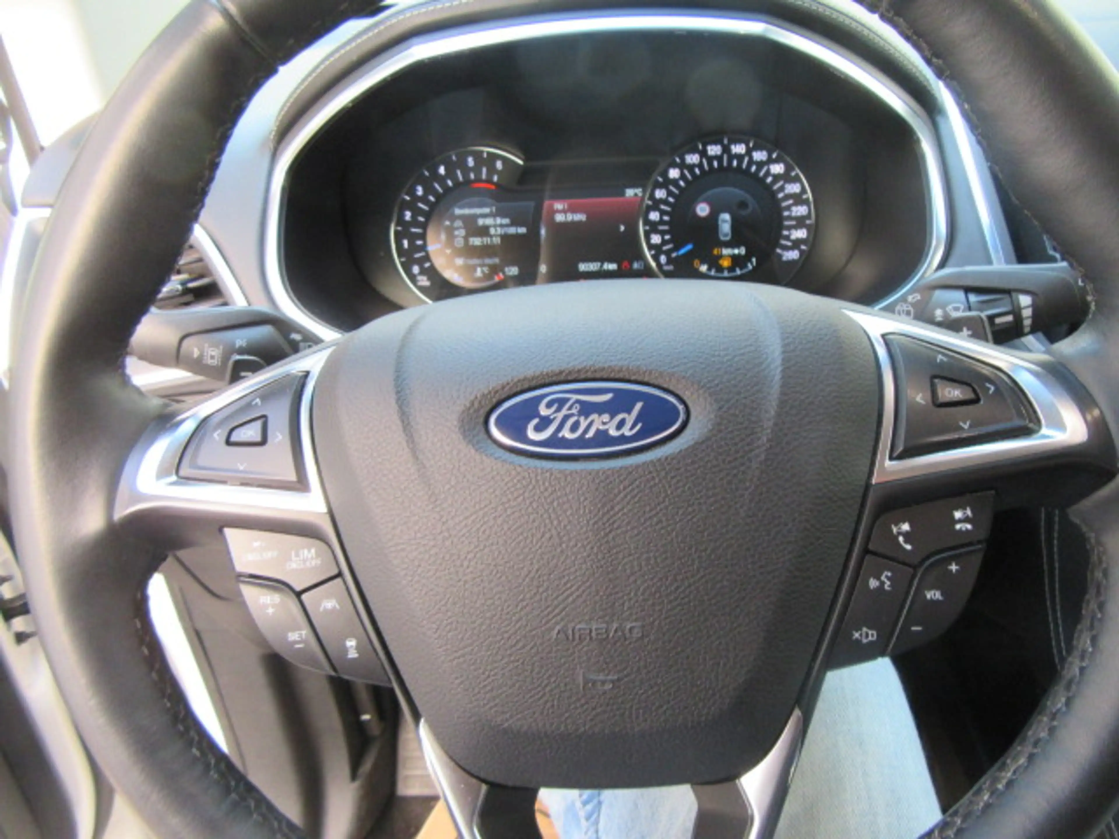 Ford Edge Vignale 4x4 — photo 13