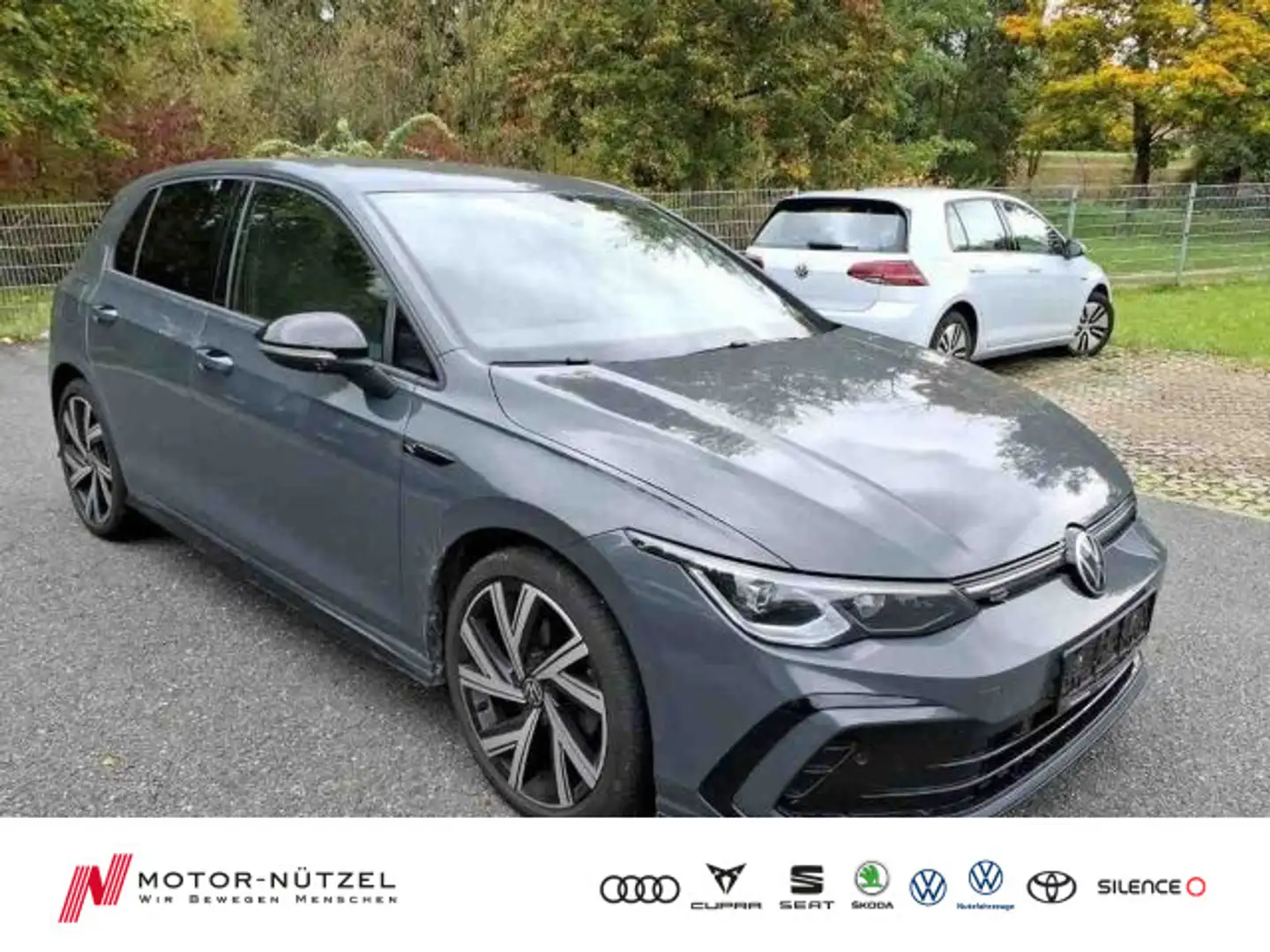 Volkswagen Golf VIII 1.5 TSI R-LINE LEDplus+APP+ACC+SHZ+DAB Grau - 1