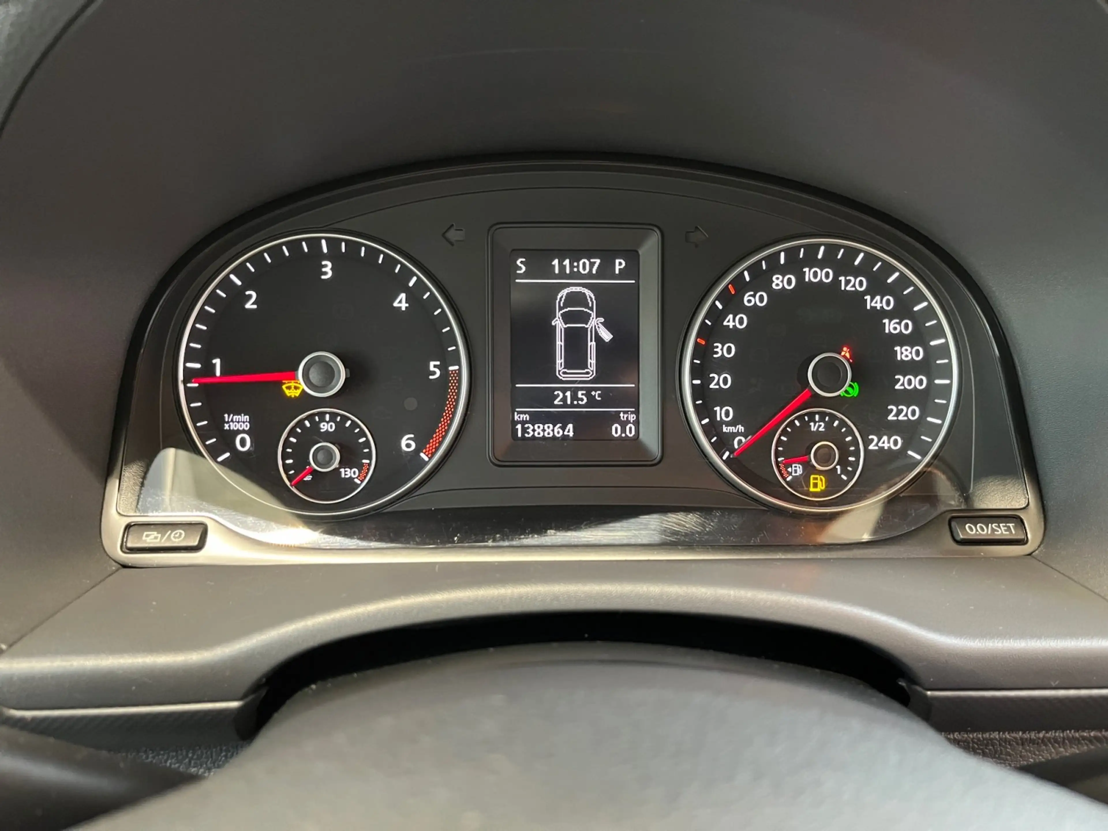 Volkswagen Caddy Kombi Highline 2.0 TDI DSG 7Sitzer BiXenon — photo 12