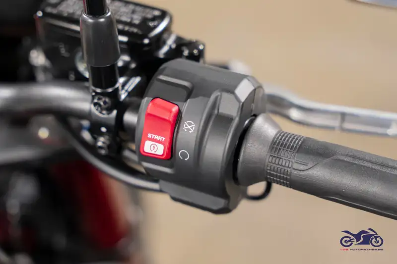 Honda Hornet - foto 8