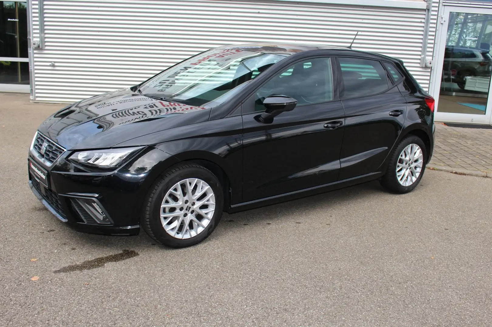 SEAT Ibiza 1.0 TSI FR Schwarz - 1