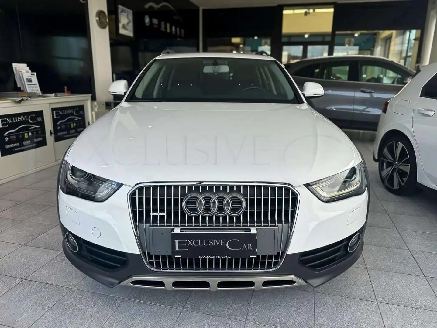Audi A4 allroad QUATTRO 2.0 TDI 143 HP Bianco - 1