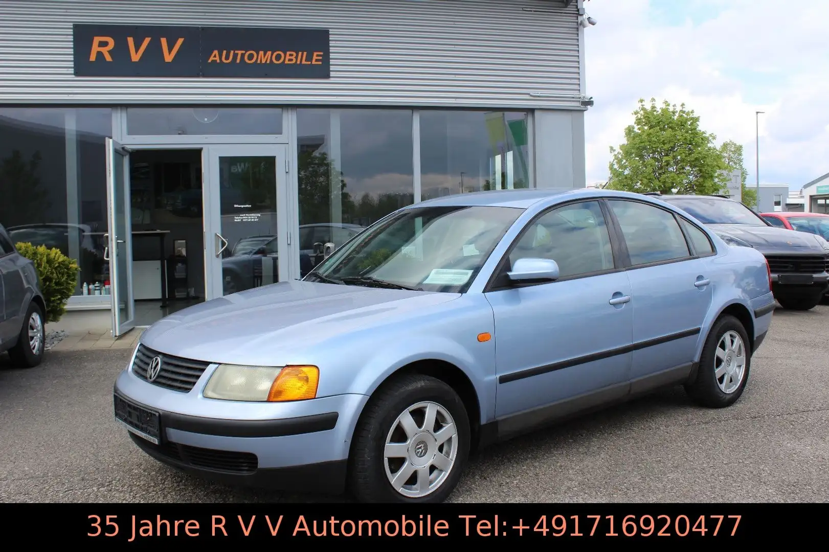 Volkswagen Passat 1.8 T Highline, Alu, Klima, Blau - 1