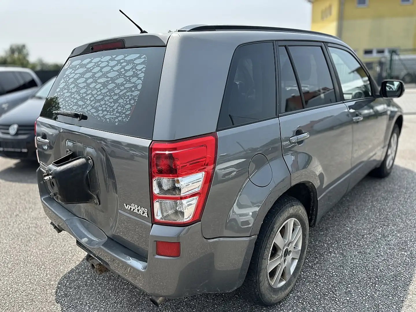 Suzuki Grand Vitara 1,9 DDiS L3++ Grau - 2