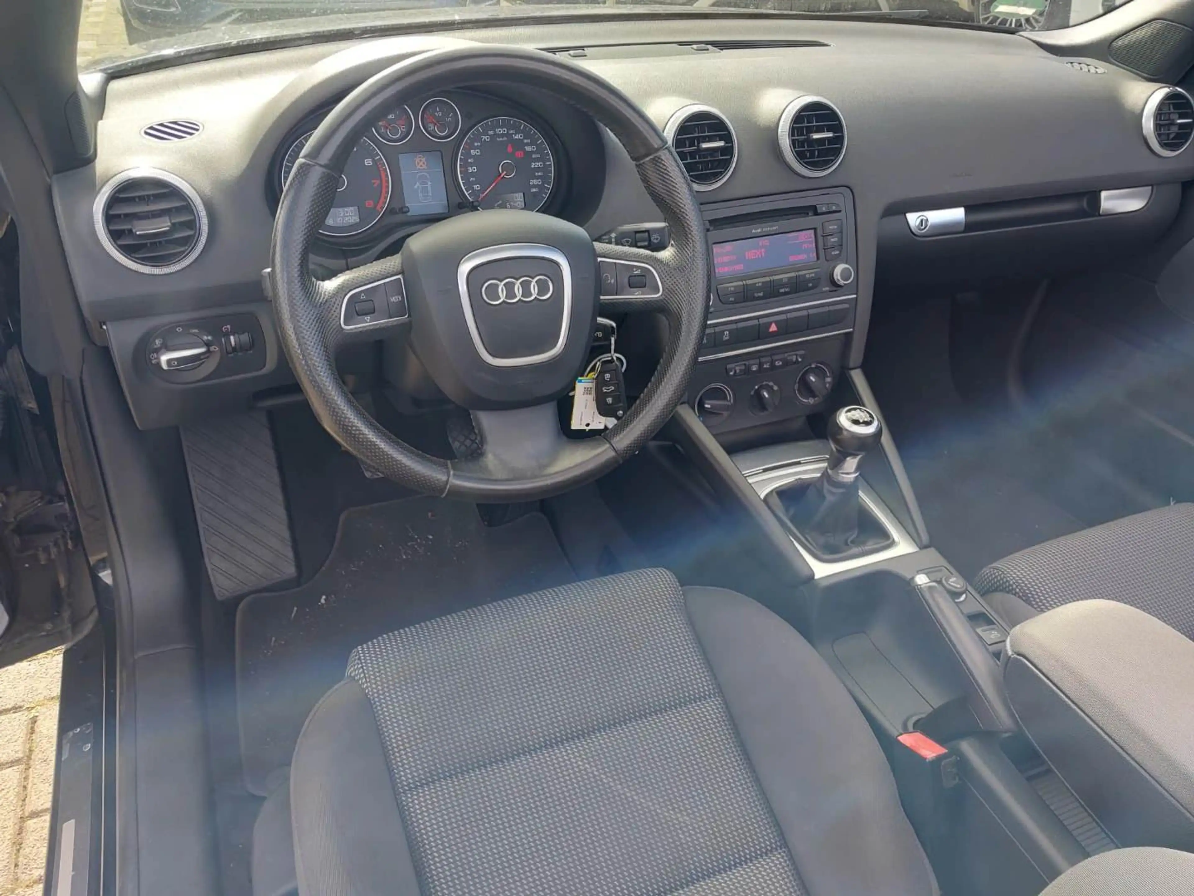 Audi A3 Ambition/Scheckheft/erst 67.404 Km/Klimaanlage/Sitzheizung/elektr. Verdeck — photo 5