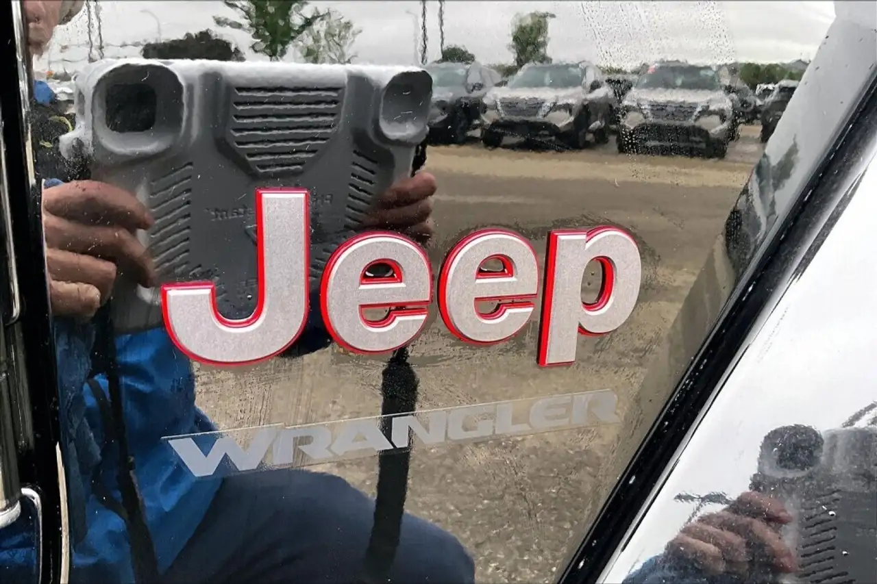 Jeep Wrangler снимка Jeep Wrangler