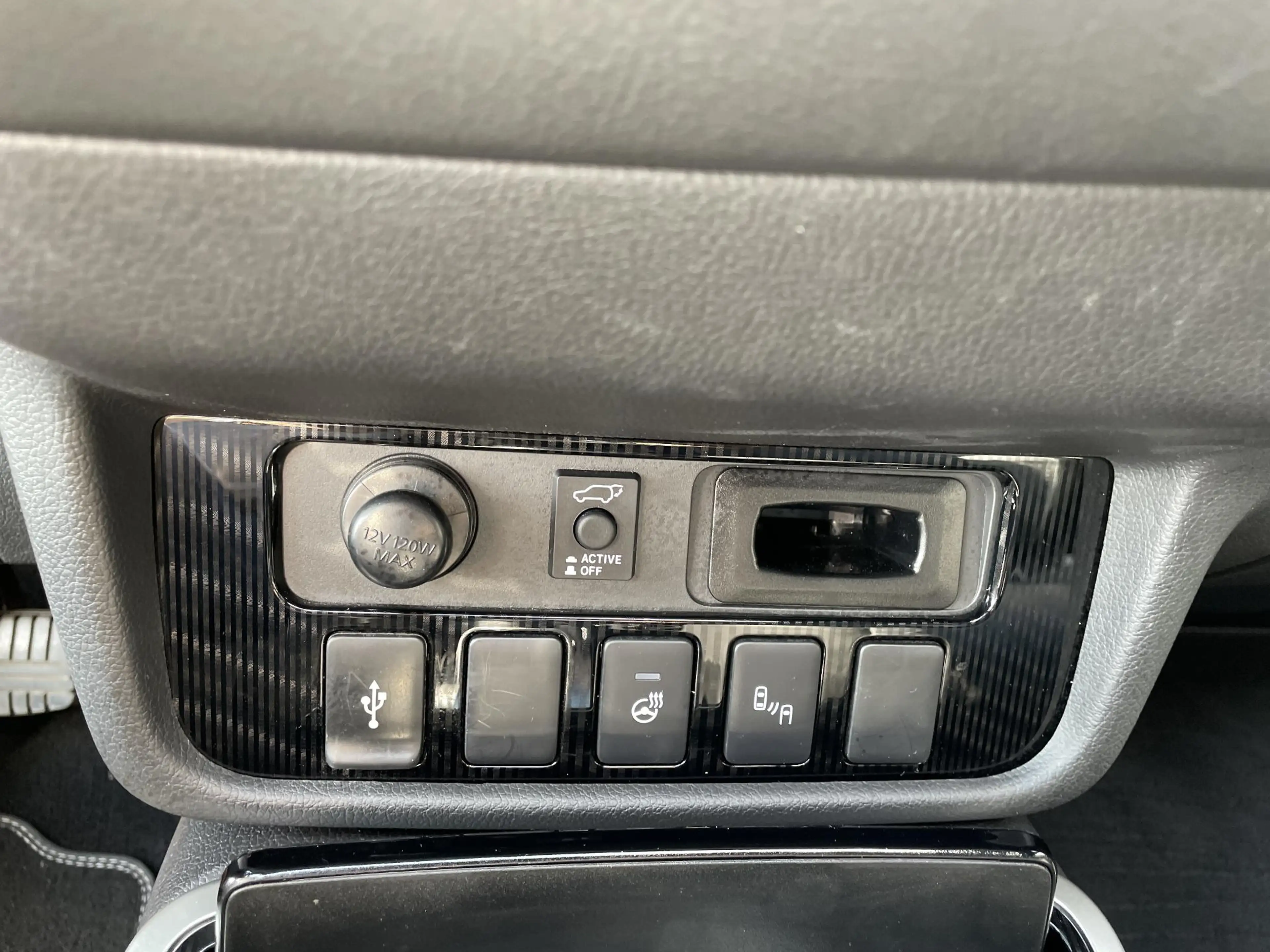 Mitsubishi Outlander 2.4 PHEV Instyle | Navigatie | Carplay/Android | L — photo 26